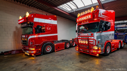 20251019-Tom-Holding-00129